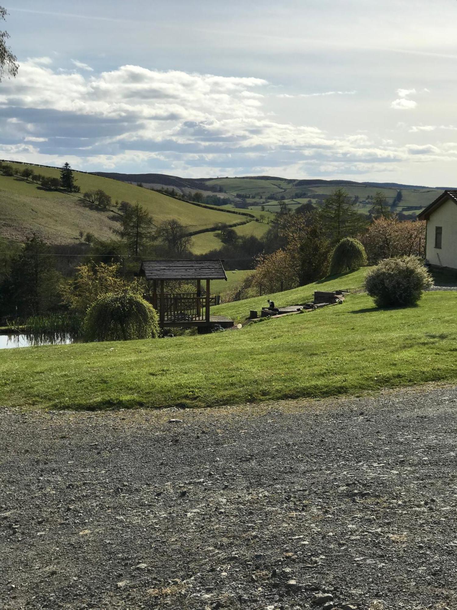 Pantyronen Tourer Holidays Llanbadarn Fynydd Exterior foto